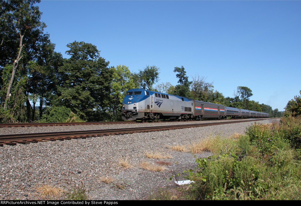 Amtrak 98 takes train 43 West